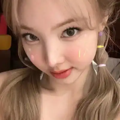 仰映容